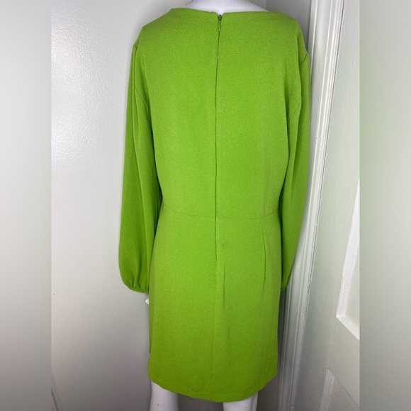 JUST…TAYLOR NWT Vibrant Lime Green V-Neck Dress - Picture 6 of 7
